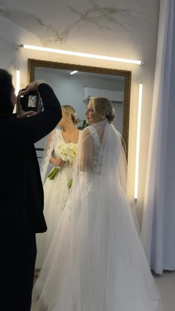 Um momento de preparação de noiva no espaço do Studio F